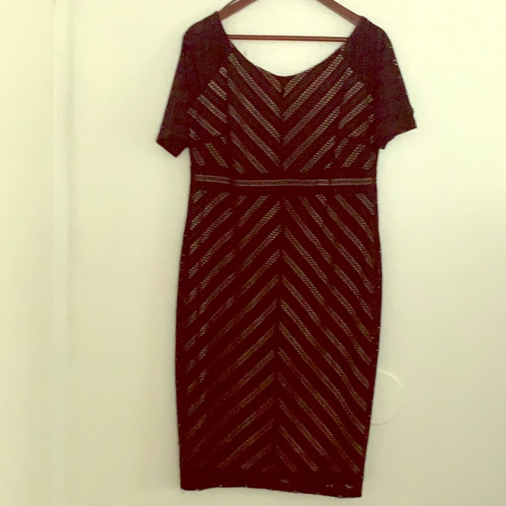 Black comfortable maternity dress with zipper